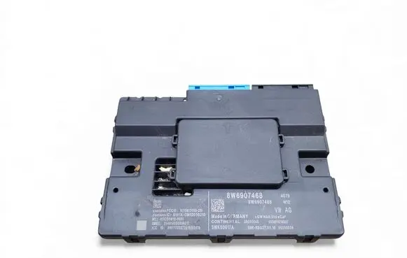 Audi Q7 4M Gateway control module 8W6907468