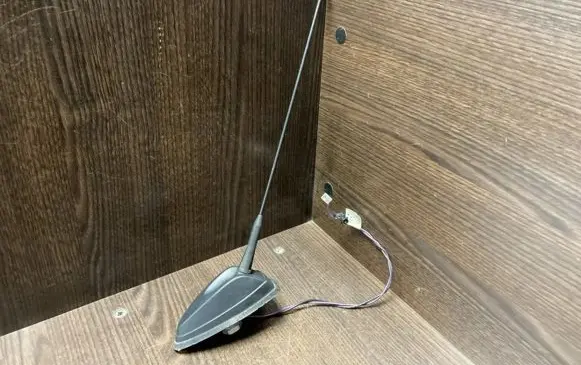 Mercedes-Benz Sprinter W906 Radio antenna 9068200475
