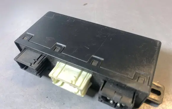 BMW 5 E39 Door control unit/module 8377601