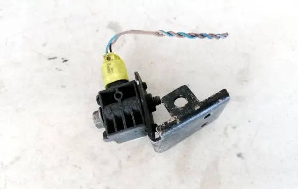 Mercedes-Benz R W251 Airbag deployment crash/impact sensor 0038202926 a221545804002