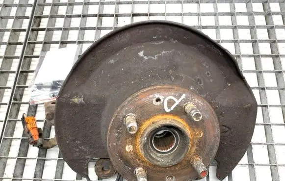 Honda Civic Front wheel hub spindle knuckle 