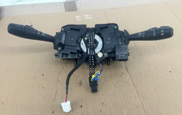 Renault Captur Wiper turn signal indicator stalk/switch 255675887R E10670323