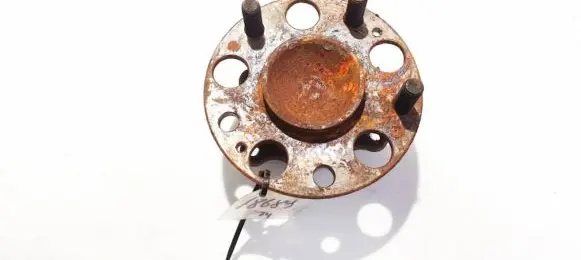 Rear wheel hub