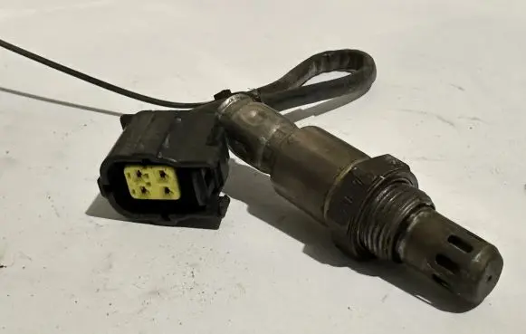 Mercedes-Benz C W205 Lambda probe sensor A0051531128