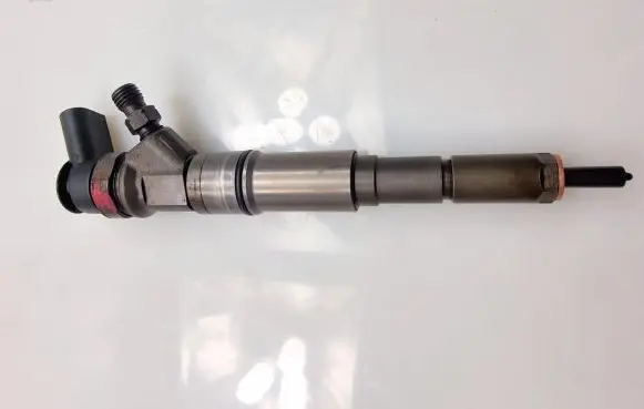 BMW X3 E83 Fuel injector 7793836