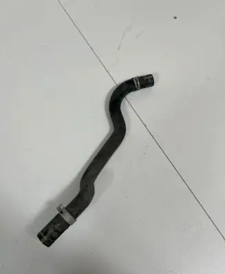 Coolant pipe/hose