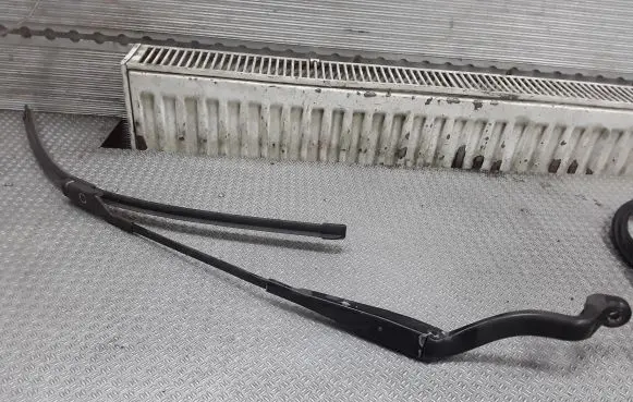 Ford Galaxy Windshield/front glass wiper blade 6M2117526CC