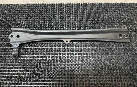 Radiator support slam panel bracket