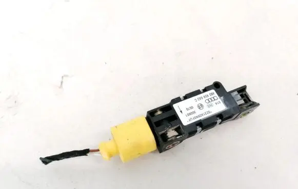 Audi A6 S6 C5 4B Airbag deployment crash/impact sensor 4B0959643C