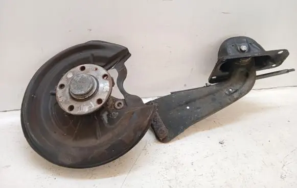 Volkswagen Golf V Rear wheel hub spindle/knuckle 