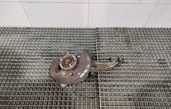 Infiniti Q50 Front wheel hub spindle knuckle