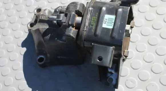 KIA Rio Engine mount bracket