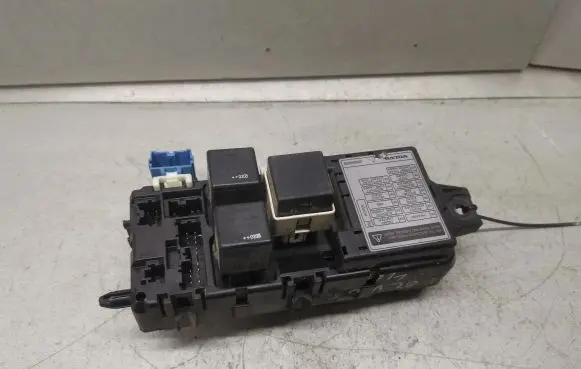 Volvo S40, V40 Fuse module 30889989