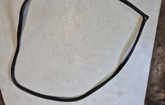KIA Sportage Front door rubber seal