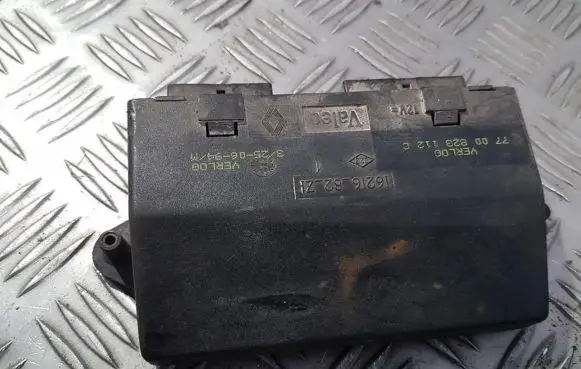 Renault Laguna I Comfort/convenience module 7700823112c 16216-82-z1