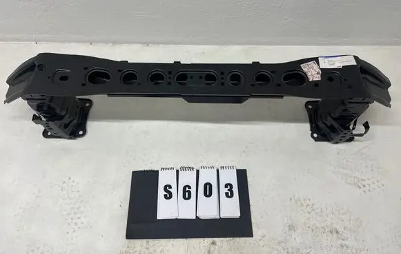 Ford Focus Front bumper cross member BM51A10922BE