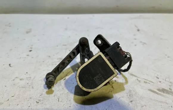 BMW 5 F10 F11 Headlight/headlamp level sensor 6784075 25916010