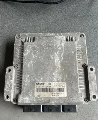 Renault Master II Engine control unit/module ECU 0281010784 8200132189 8200091432