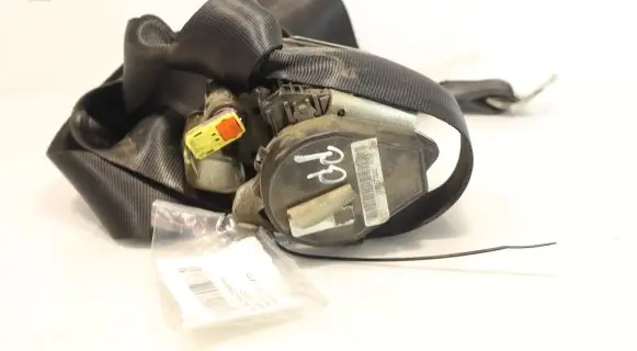 Skoda Octavia Mk2 (1Z) Front seatbelt G6047613B