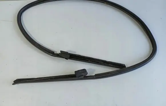 Ford Mustang VI Sunroof sealing rubber 