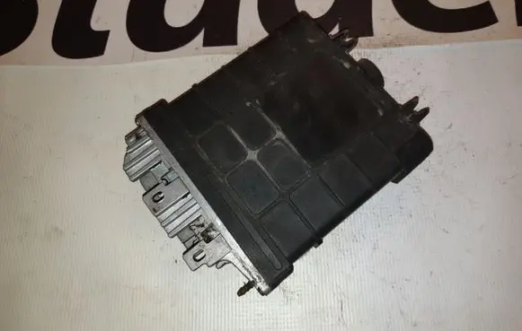 Volkswagen PASSAT B3 Engine control unit/module 028906021R 028906021