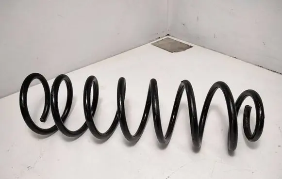 Volkswagen Polo IV 9N3 Rear coil spring