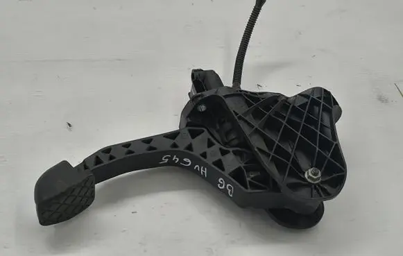 Volkswagen PASSAT B6 Pedal assembly 3C1721059BE