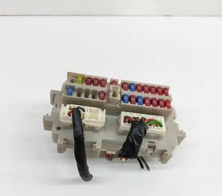 Nissan NP300 Fuse module 24350EA00A