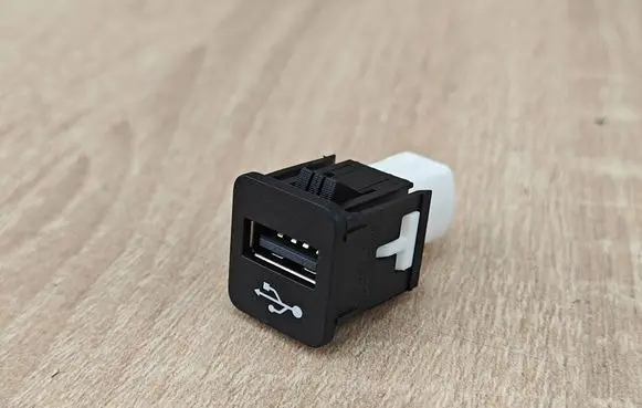 BMW 4 G22 G23 G24 G26 USB socket connector 9229294