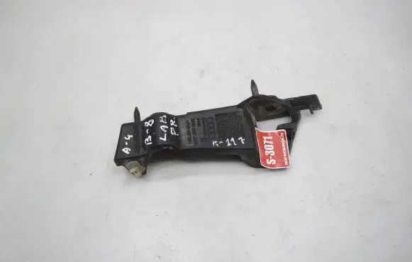 Audi A4 S4 B8 8K Front bumper mounting bracket 8K0807284