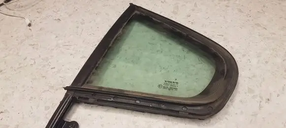 Volvo S60 Rear vent window glass 43R001025