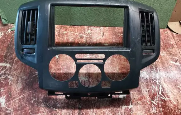 Nissan NV200 Radio/GPS head unit trim 68260BJ04D