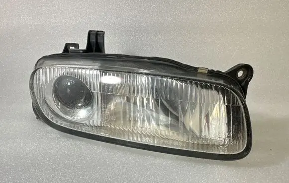 Mazda 323 F Headlight/headlamp 11061708 11061707 11061808