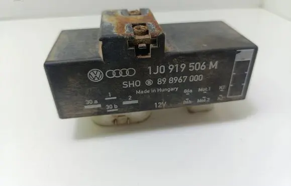 Volkswagen Polo IV 9N3 Coolant fan relay 1J0919506M