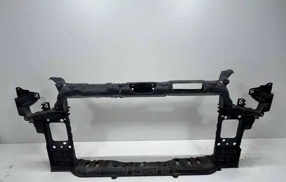 Hyundai i30 Radiator support slam panel 