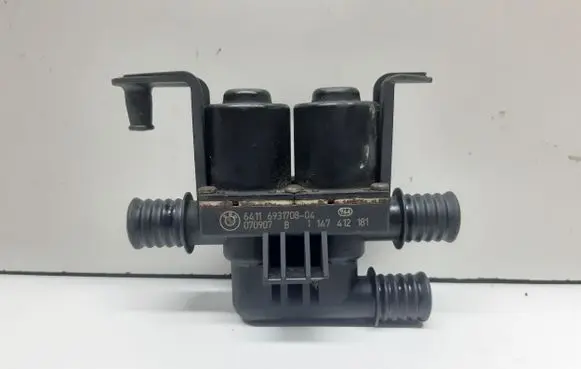BMW 5 E60 E61 Coolant heater control valve 6931708 64116931708