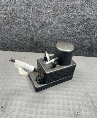 Mercedes-Benz E W211 Vacuum pump 2038000048