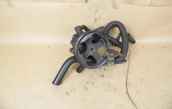 Toyota Corolla E110 Power steering pump