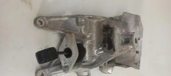 Audi A4 S4 B9 Engine mounting bracket 4M0199308AD