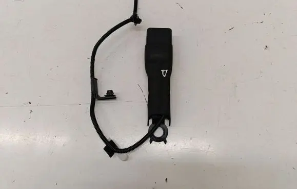 Toyota Yaris XP210 Front seatbelt buckle