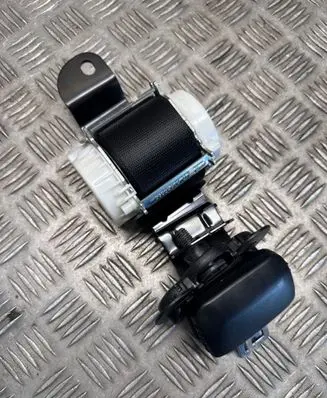 BMW 2 F45 Middle seatbelt (rear) S57313387081