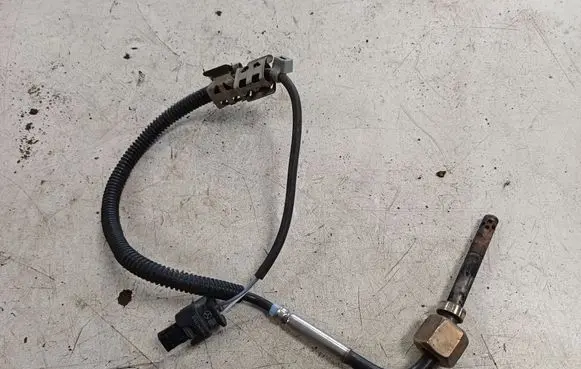 Mercedes-Benz C AMG W204 Exhaust gas temperature sensor A0009056804