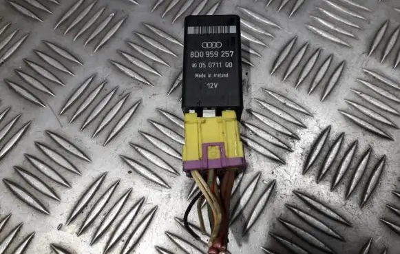 Audi A4 S4 B5 8D Other relay 8d0959257