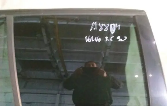 Volvo XC90 Rear door window glass