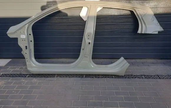 Hyundai i10 Pillar (middle) 