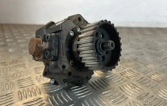 Audi A4 S4 B7 8E 8H Fuel injection high pressure pump 059130755S 0445010171