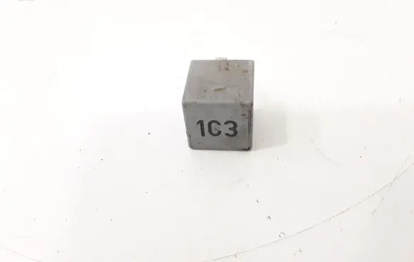 Volkswagen PASSAT B5 Other relay