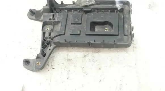 Seat Toledo III (5P) Battery box tray brak