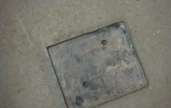Toyota Yaris Battery tray 