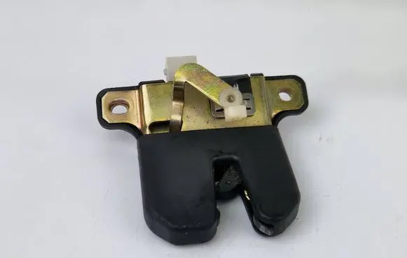Audi A3 S3 8L Tailgate/trunk/boot lock/catch/latch 8L0827505